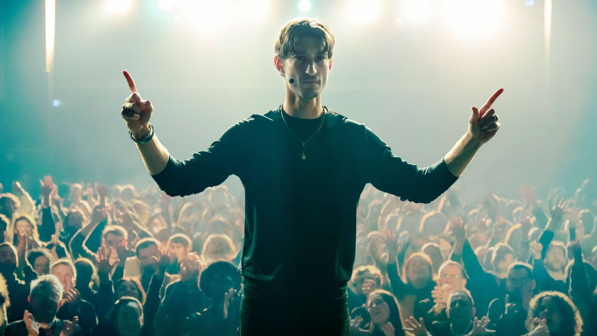 Nous étions à la soirée des passionnés du Pathé Levallois pour découvrir Gourou, le nouveau thriller psychologique avec Pierre Niney