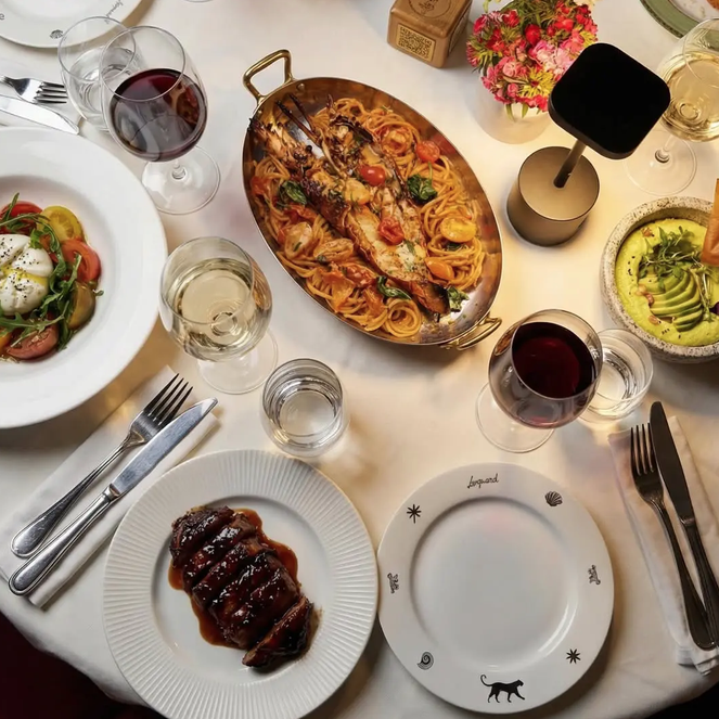 Léopard Marrakech : là où la gastronomie rugit et les nuits prennent vie