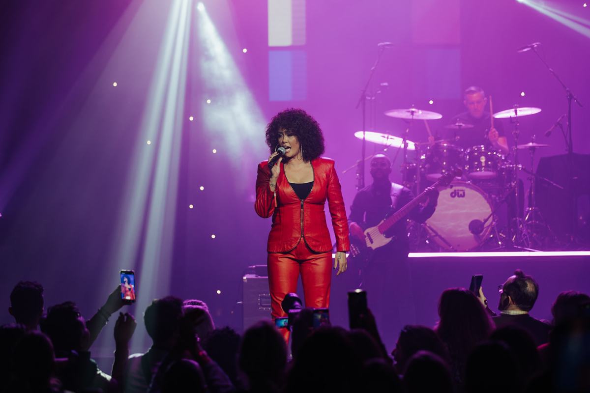Belinda Davids : A Tribute to Whitney Houston au Grand Rex – l’icône américaine renaît le temps d’une soirée événement