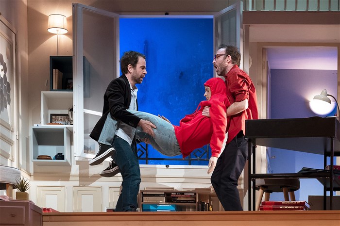 Nous étions au Théâtre des Variétés pour découvrir « Un succès fou » : Sébastien Castro transforme le chaos en machine à rire